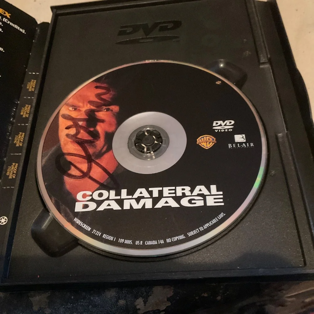 DVD - Collateral Damage with Arnold Schwarzenegger. V23